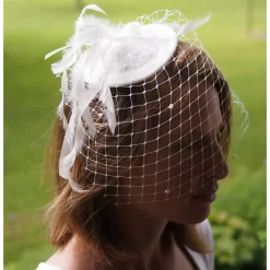 Fascinator, Sinamay mit Federn und Schleier