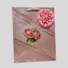 Feminine Geschenktasche mit 3D Blumenmotiv in Rosa