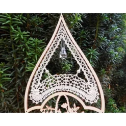 Fensterbild im Motivrahmen mit Blumenkorb geklöppelt Handarbeit Klöppelbild Fensterdekoration