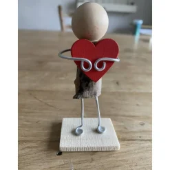 Figur mit Herz, Geschenk für liebe Freunde, kleines Mitbringsel, Holzfiguren