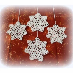 Filigrane Häkelsterne 4er-Set weiß