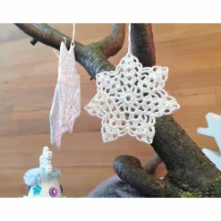 Filigrane Häkelsterne 4er-Set weiß