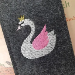 Filz Lesezeichen Schwan, Geschenk Einschulung, Einschulungsgeschenk, personalisiert