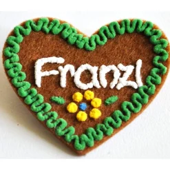 Filzherz Dirndl Accessoires mit Namen - Anstecker Namensschild für Volskfeste - Herz personalisiert Button Brosche