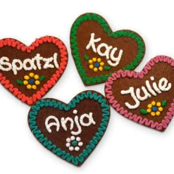 Filzherz 6er SET Oktoberfest Dirndl Accessoires mit Namen - Anstecker Namensschild Herz personalisiert Button Brosche