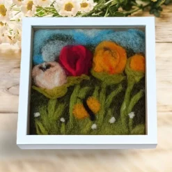 Filzkunst, Filzblumen, Osterbild, gefilzt im 3-D- Bilderrahmen