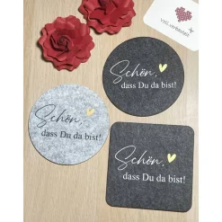 Filzuntersetzer als Gastgeschenke für Hochzeit Feier, Schön, dass du da bist! wieder verwendbares Geschenk für JGA Gebur