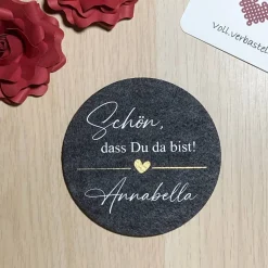 Filzuntersetzer personalisiert als Gastgeschenke - Schön dass du da bist für Hochzeit Feier Party Geburtstag JGA Taufe