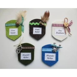 Filz-Wappen, Trachten-Brosche , Namensschild, Namensträger, Wappen-Anstecker Wunschbeschriftung, personalisiert