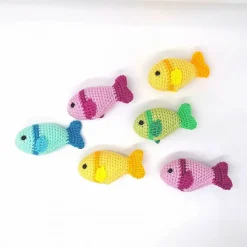 Fisch gehäkelt, Amigurumi, 100 % Baumwolle, als Dekoration zur Taufe, Konfirmation, Geburtstag oder Babyparty, Wunschfar