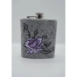 Flachmann aus Edelstahl mit bestickter Filzhülle