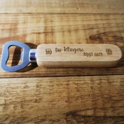 Flaschenöffner personalisiert – Bieröffner aus Buchenholz mit Lasergravur
