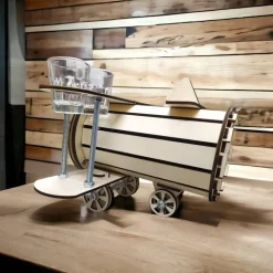 Flaschenkäfig Flugzeug – Originelles Männergeschenk personalisierbar, Schnapsflieger für 0,7l Flaschen