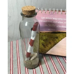 Flaschenpost, Leuchtturm in der Flasche, Leuchtturm, rot, weiß, Küstendeko