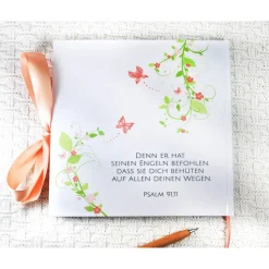 florales Gästebuch & Album zur Taufe mit Blume & Schmetterling in Hellgrün / Pfirsich blanko o. mit Fragen / Fragebogen