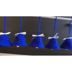 Fünf gehäkelte Glöckchen (blau-weiß)