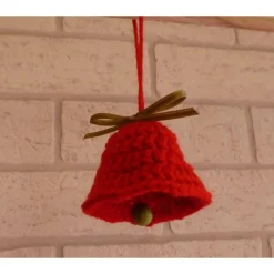 Fünf gehäkelte Glöckchen (rot-grün)