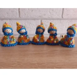 fünf gehäkelte Wichtel - bunt-blau (7,5 cm x 5,5 cm)