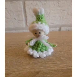 fünf gehäkelte Wichtel -mehrfarbig - rosa, blau, rot, grün, gelb - weiß