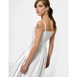 FRAUEN KLEID mit FALTEN Unikat lang weiß mit schwarzem Siebdruck