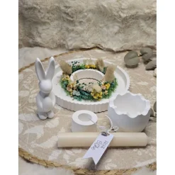 Frühlings- & Osterdeko aus Raysin mit Kerze, Hase und Trockenblumen – Handgemachtes Arrangement
