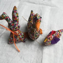 Frühlings - Osterdekoration, 3 - teiliges Set, Stoffhühner, Frühlings - Osterdekoration zum Anhängen