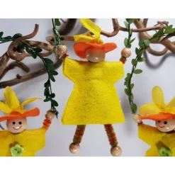 Frühlings Deko Blüten Mädchen gelb Hängedeko Osterdeko Osterstrauß