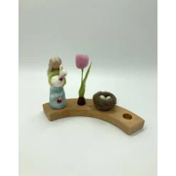 Frühlingsarrangement für den Jahresring, Filzfiguren Grimmsring, Jahreszeitenfeen, Frühlingsfee, Osterkind