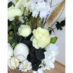 Frühlingsdeko Tischgesteck Osterdeko weiß silberfarbig edel