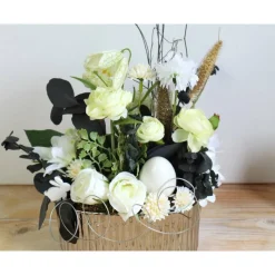 Frühlingsdeko Tischgesteck Osterdeko weiß silberfarbig edel