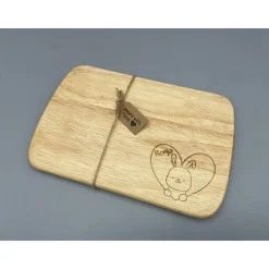 Frühstücksbrettchen für Kinder  mit individueller Gravur und süßen Tieren aus Gummibaum