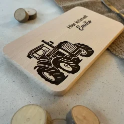Frühstücksbrettchen personalisiert - Traktor Motiv - Kindergeburtstag Geschenke für Jungs - Vorschulkinder Geschenk