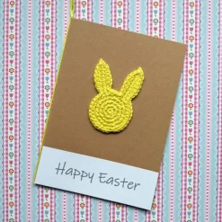 Frohe Ostern Happy Easter mit Häschen gehäkelt mit Wunschtext