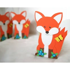 Fuchs mit Geschenkbox als Osterkörbchen, Frühlingsdeko, Osternest, Osterkorb oder Tischdeko, Verpackung für Geschenke