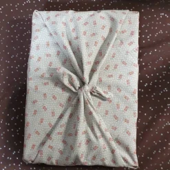 Furoshiki, gesäumt, 70 cm x 70 cm, Tuch für nachhaltige Geschenkverpackungen oder als Tischdecke