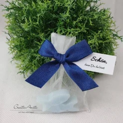 Gastgeschenk mit 2 Seifenfische - FISCHE vergissmeinnicht hellblau - Dunkelblau dekoriert - personalisiert