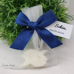 Gastgeschenk mit 2 Seifenfische - FISCHE NATUR - DUNKELBLAU dekoriert - personalisiert