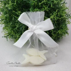 Gastgeschenk mit 2 Seifenfische - FISCHE NATUR - WEIß dekoriert - personalisiert