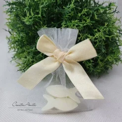 Gastgeschenk mit 2 Seifenfische - FISCHE NATUR - CREME dekoriert - personalisiert