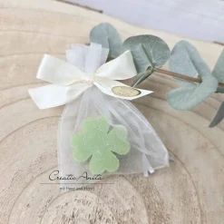 Gastgeschenke mit Seifenkleeblatt GRÜN verpackt & dekoriert