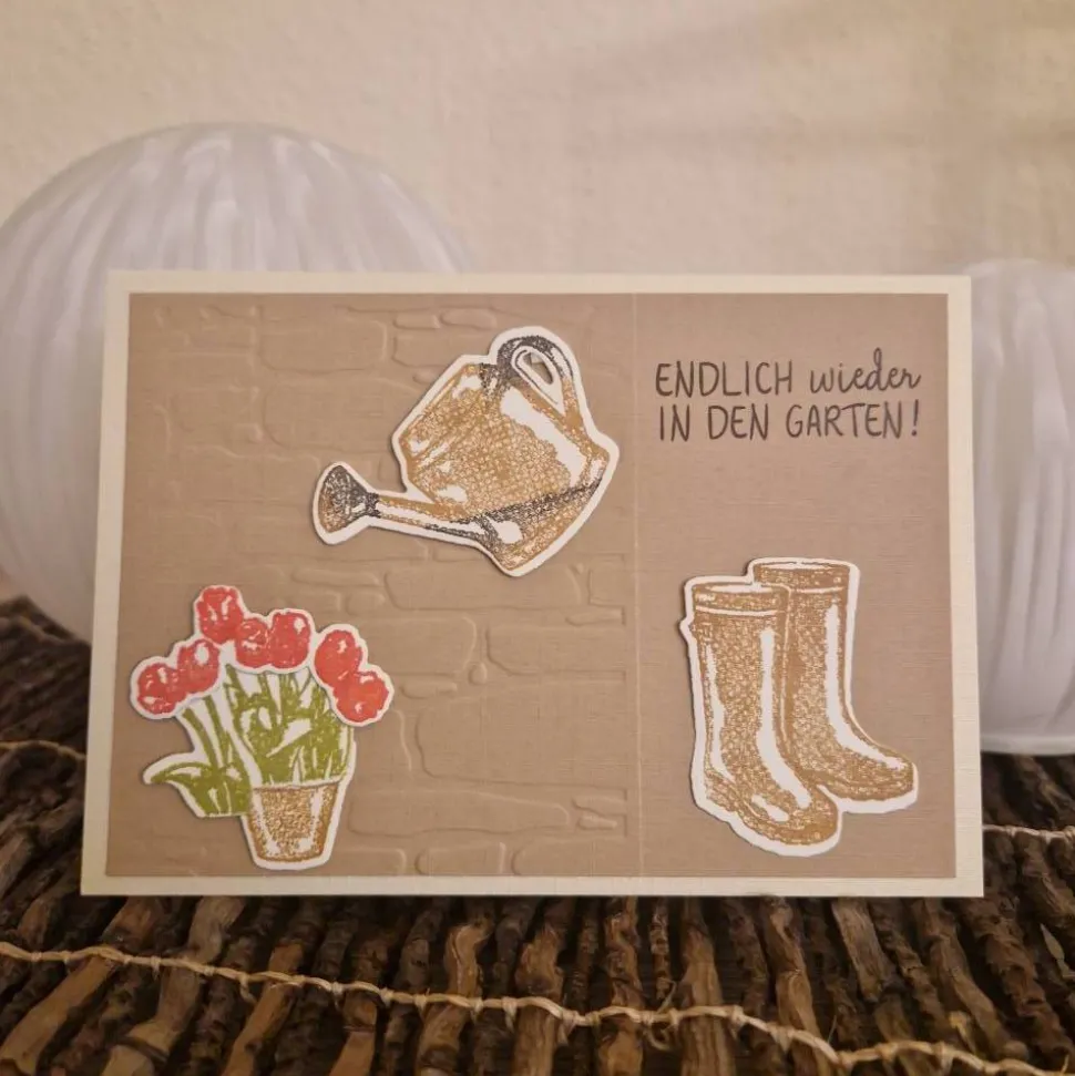 Geburtstagskarte / Garten / Gummistiefel / Gießkanne / blühende Blumen / Gummistiefel Geburtstagskarte