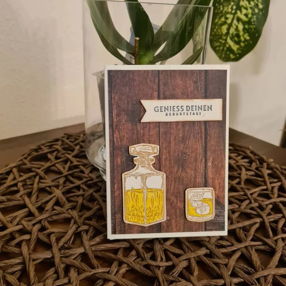 Geburtstagskarte - Geniess deinen Geburtstag - Whiskeyflasche - Whiskeyglas