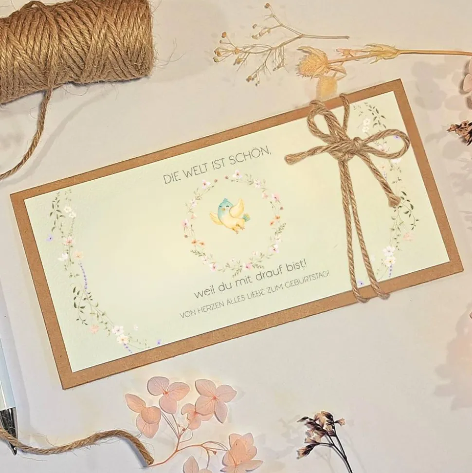 Geburtstagskarte Die Welt ist schön, weil du mit drauf bist – Handgemachte Karte für Geldgeschenke & Gutscheine