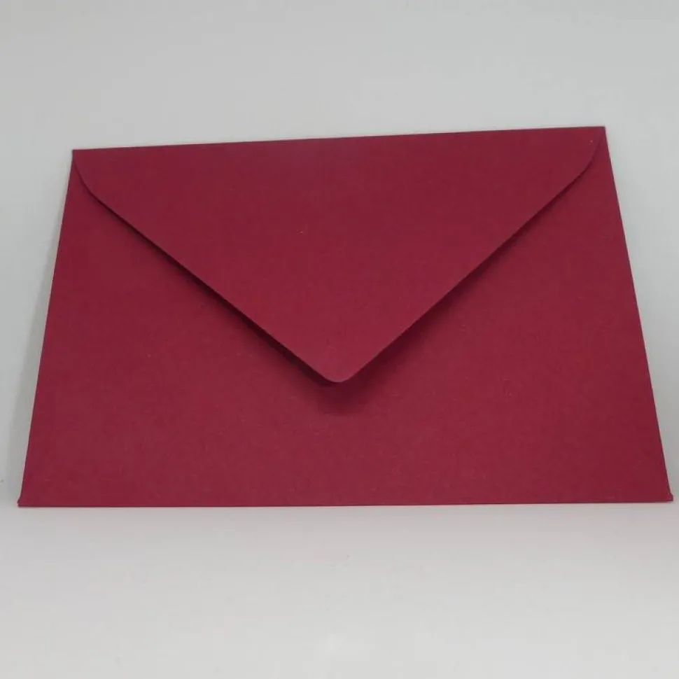 Geburtstagskarte dunkelrot mit Happy Birthday & Päckchen, 15x10,5 cm