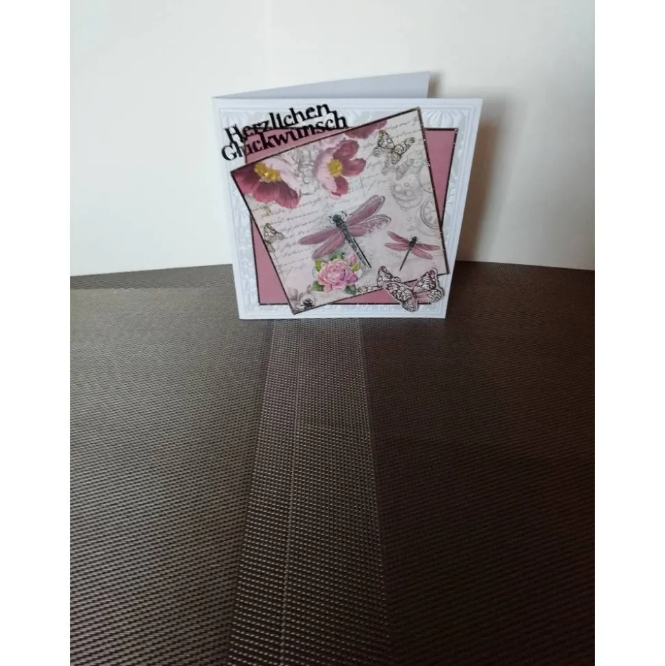 Geburtstagskarte für eine Frau mit Schmetterlingen in weiss und altrosa