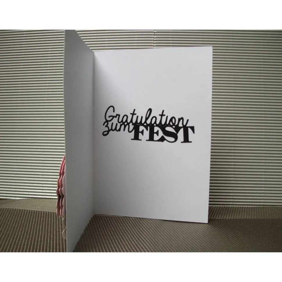 Geburtstagskarte für eine Frau mit rosafarbenen Blumen