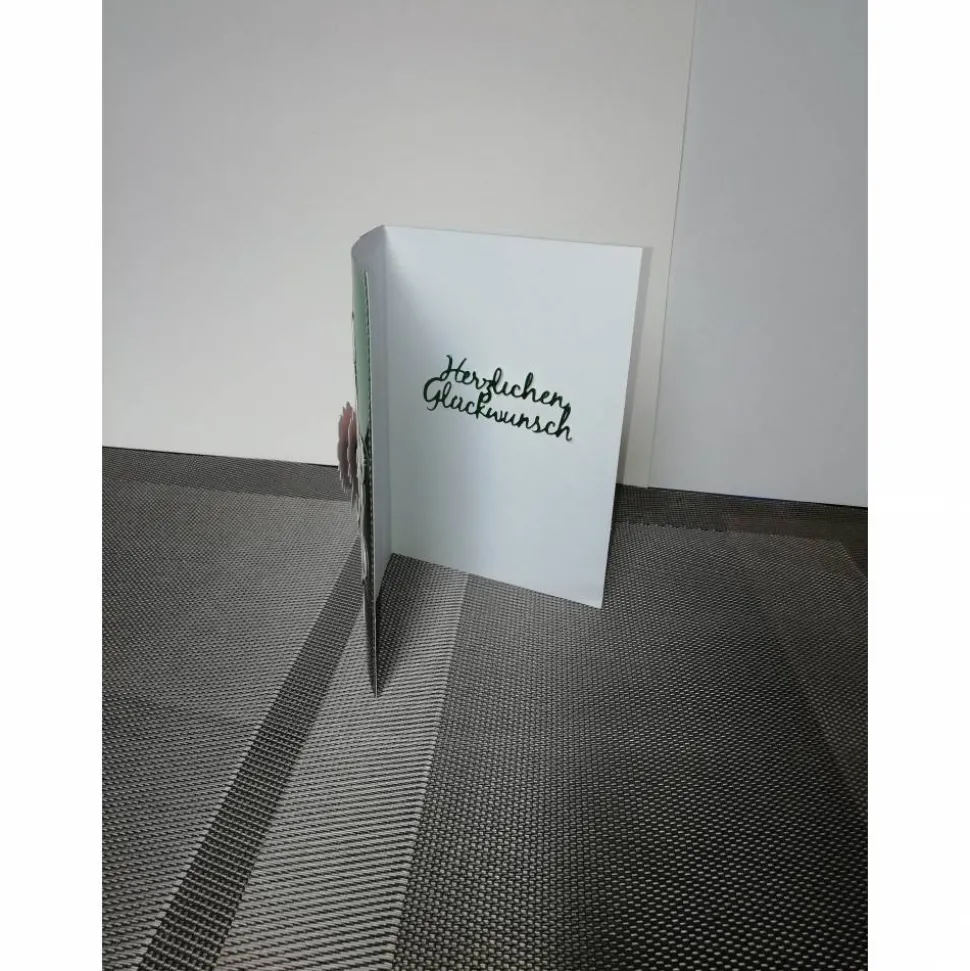 Geburtstagskarte für eine Frau mit rosafarbenen Blumen