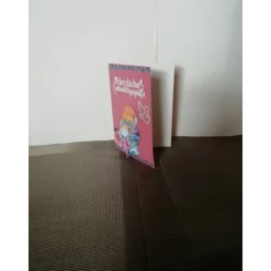 Geburtstagskarte für eine Frau in altrosa mit einem kleinen Wichtel