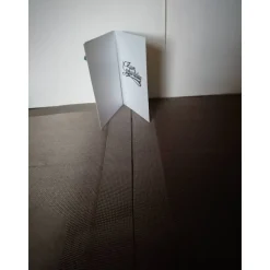 Geburtstagskarte für eine Frau in hellblau verspielt mit einem kleinen Wichtel