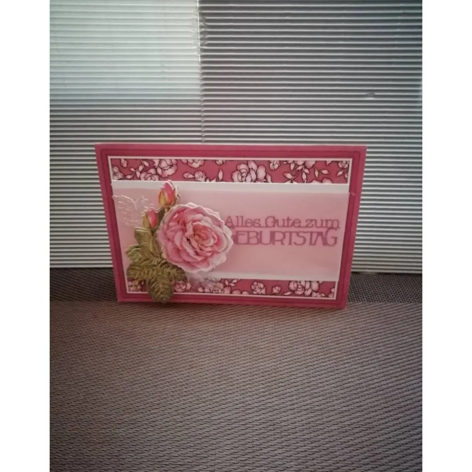 Geburtstagskarte für eine Frau mit rosafarbenen Rosen